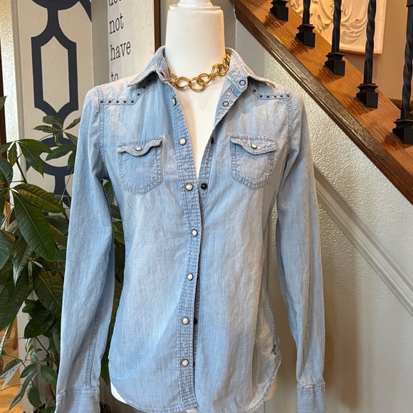 American Eagle Outfitters Tops - Light Blue Western / equestrian Denim embellished Button-Up Shirt 🤩